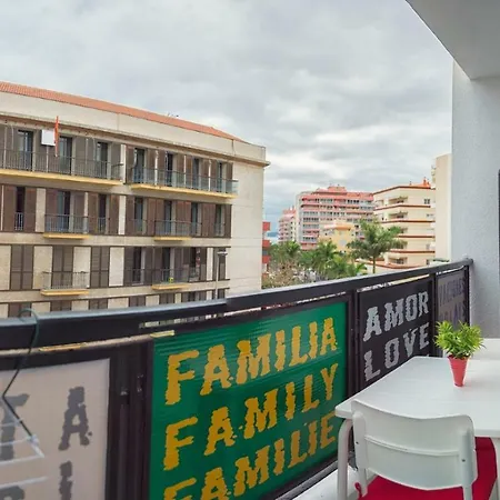 Daire Centrico Apartamento Con Balcon Cerca De La Playa *