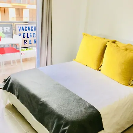 Centrico Apartamento Con Balcon Cerca De La Playa Daire *