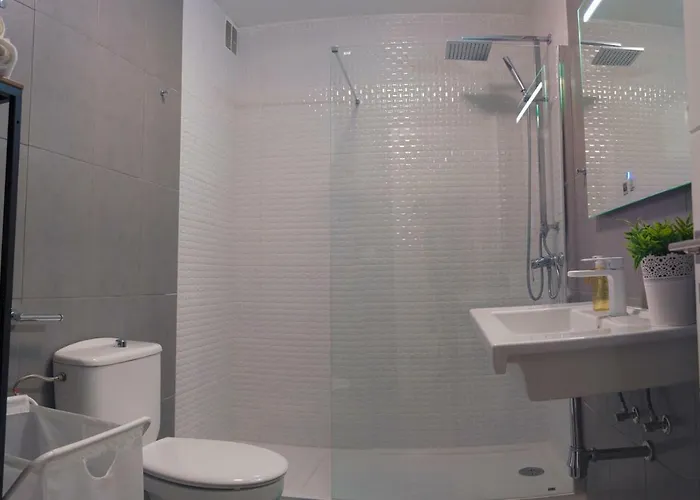 Centrico Apartamento Con Balcon Cerca De La Playa *