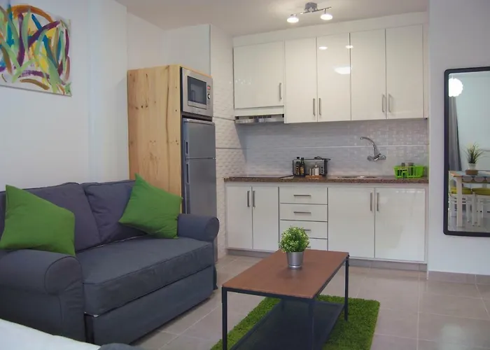 Centrico Apartamento Con Balcon Cerca De La Playa Apartment *
